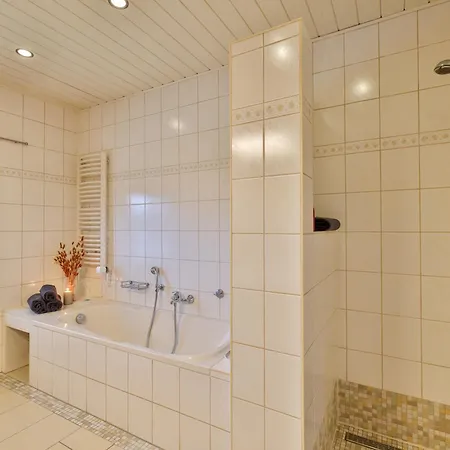 Boddenhuus - Traumhaus Mit Steg Und Boot Apartment Zudar Exterior photo