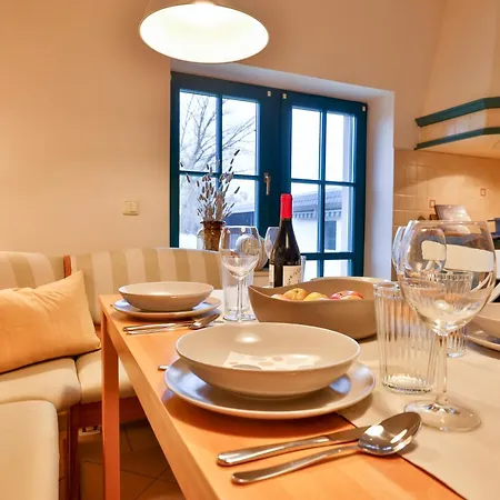 Boddenhuus - Traumhaus Mit Steg Und Boot Apartment Zudar Exterior photo