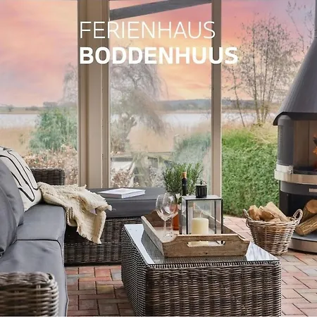 Boddenhuus - Traumhaus Mit Steg Und Boot Apartment Zudar Exterior photo