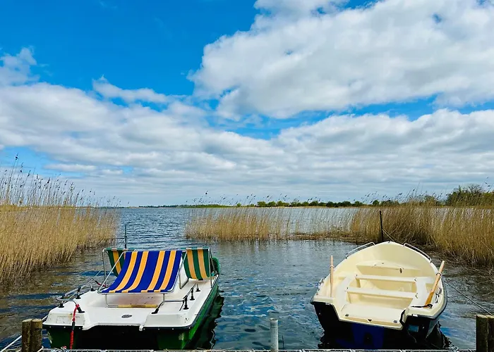 Boddenhuus - Traumhaus Mit Steg Und Boot