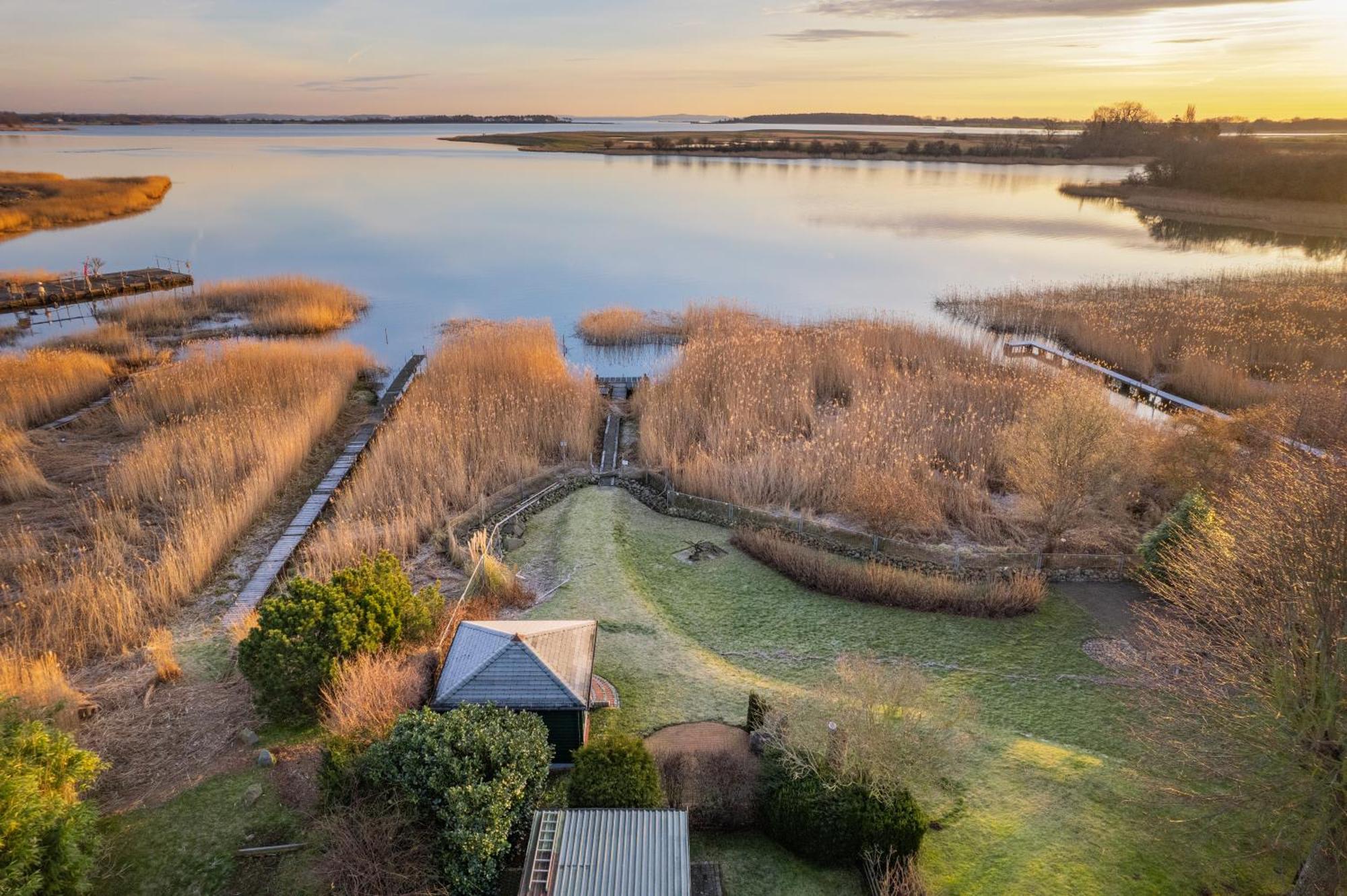 Boddenhuus - Traumhaus Mit Steg Und Boot Apartment *