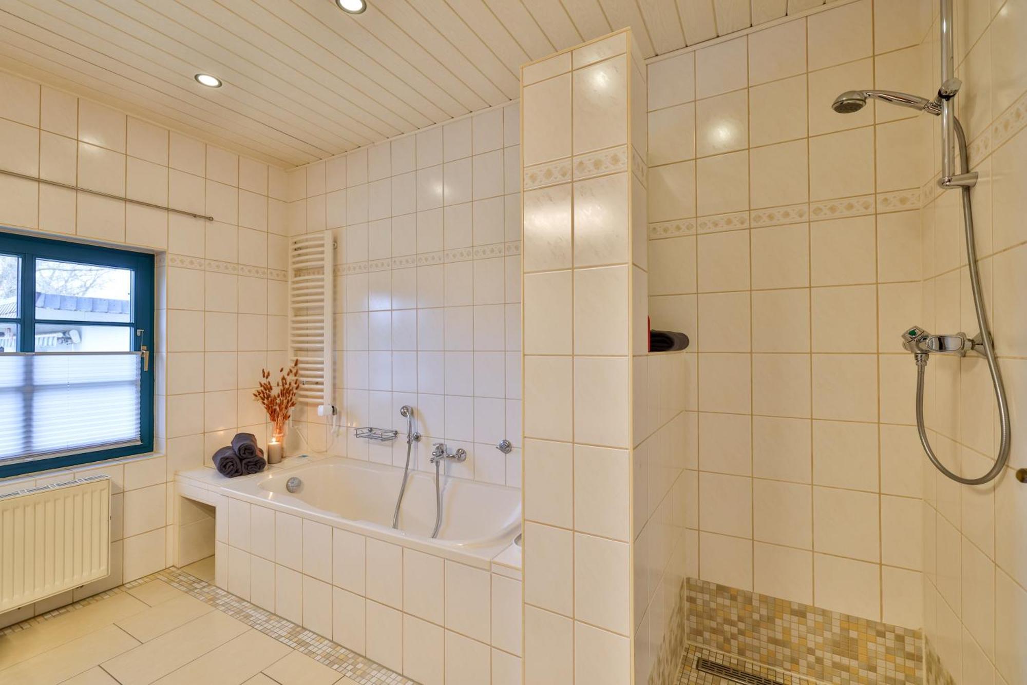 Boddenhuus - Traumhaus Mit Steg Und Boot Apartment Zudar