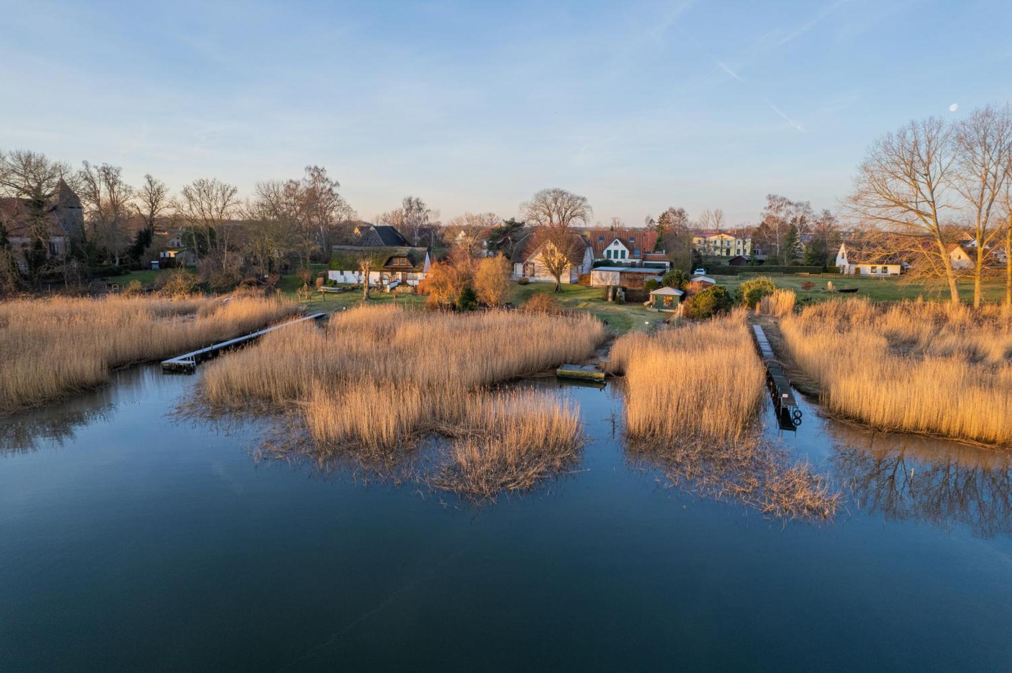 Boddenhuus - Traumhaus Mit Steg Und Boot