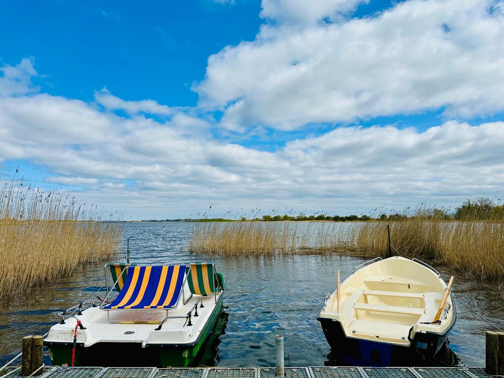 Boddenhuus - Traumhaus Mit Steg Und Boot * Zudar