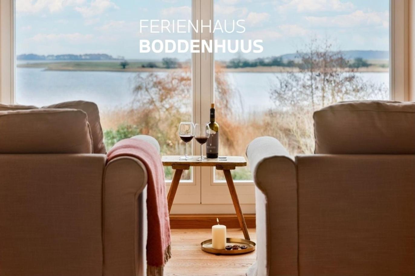 Boddenhuus - Traumhaus Mit Steg Und Boot Zudar
