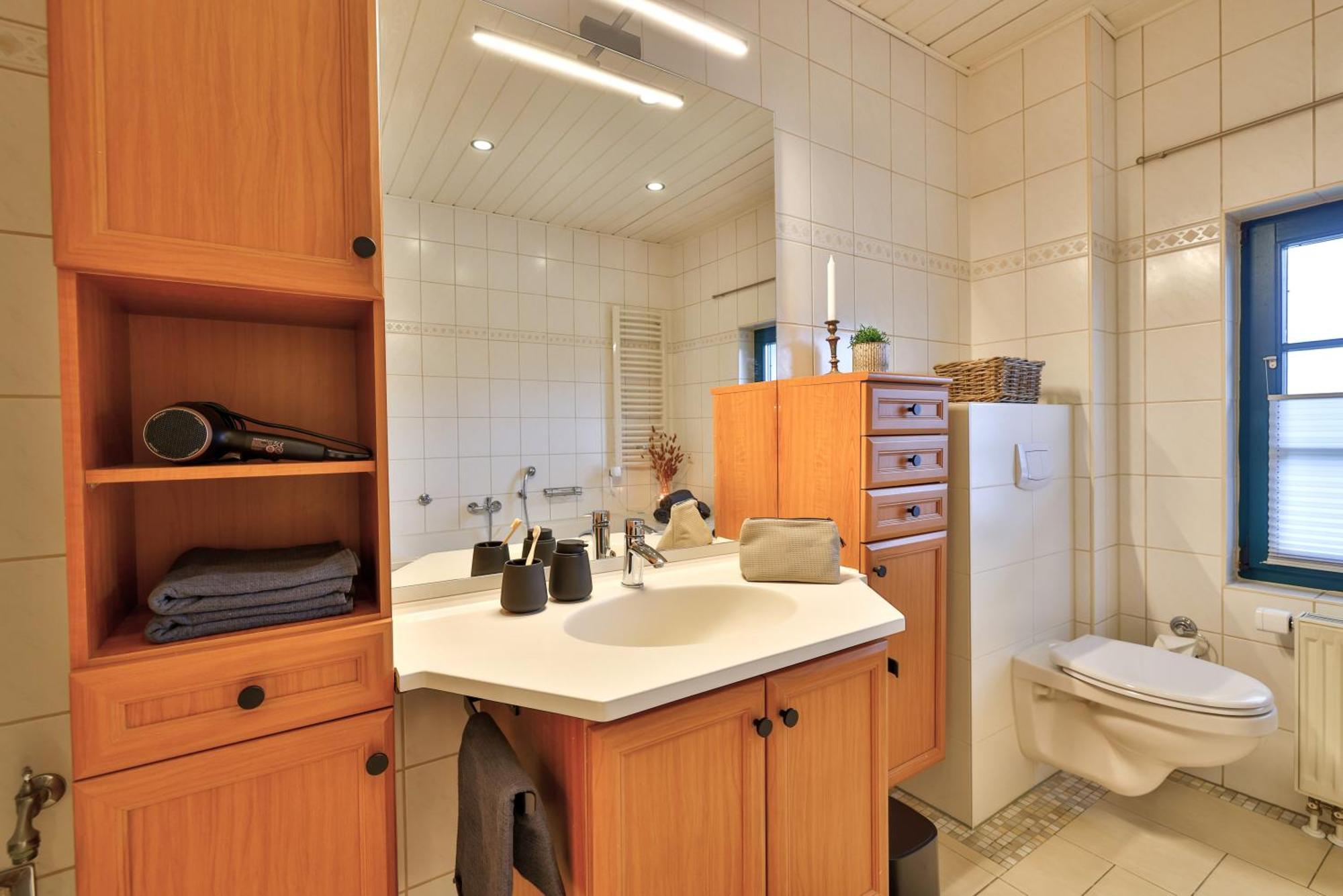 Boddenhuus - Traumhaus Mit Steg Und Boot Apartment Zudar